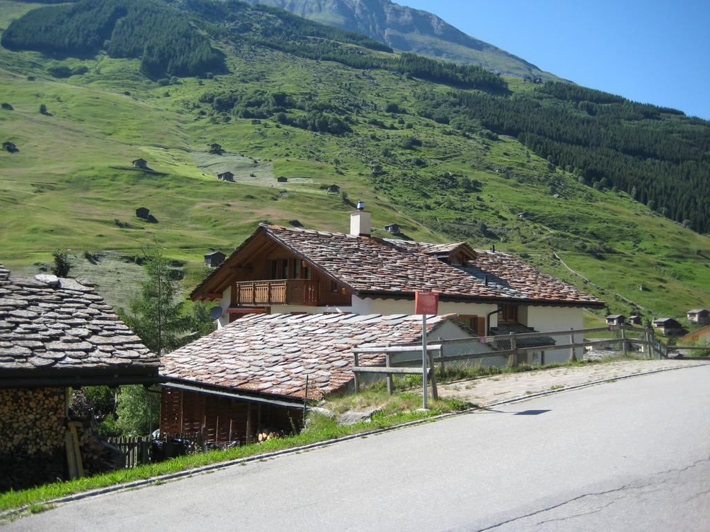 Dachwohnung Unterem Hoereli Vals Exterior photo